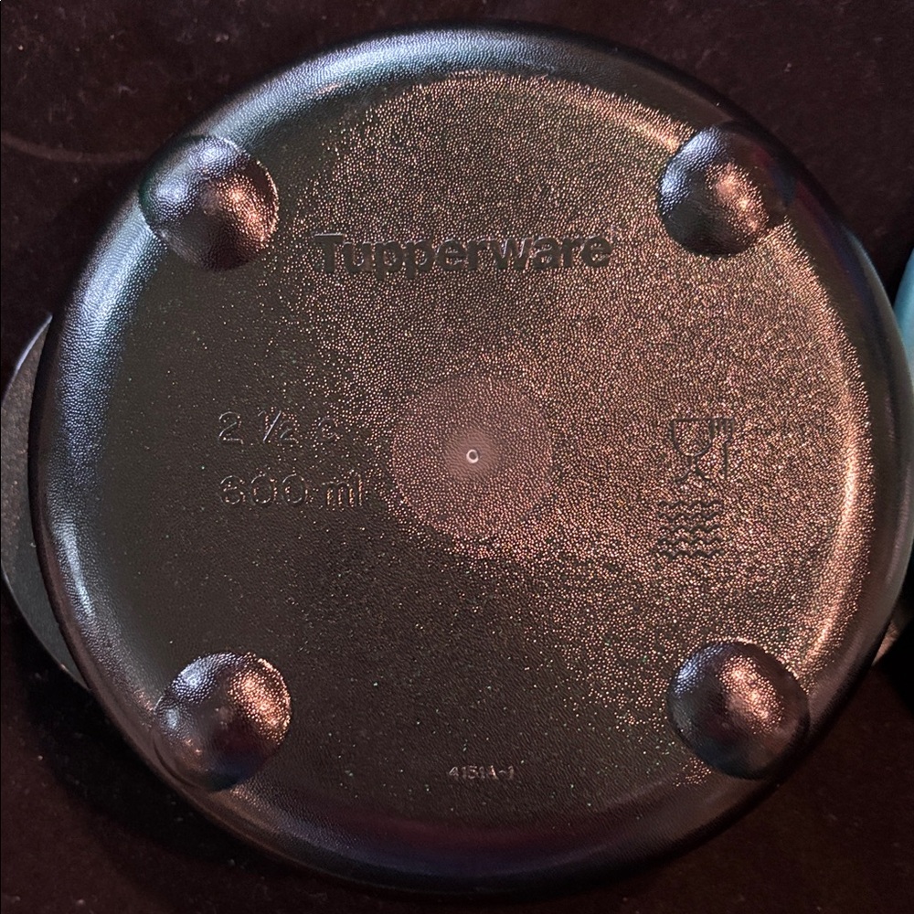 Tupperware dark Green Round Container - Picture 3 of 5